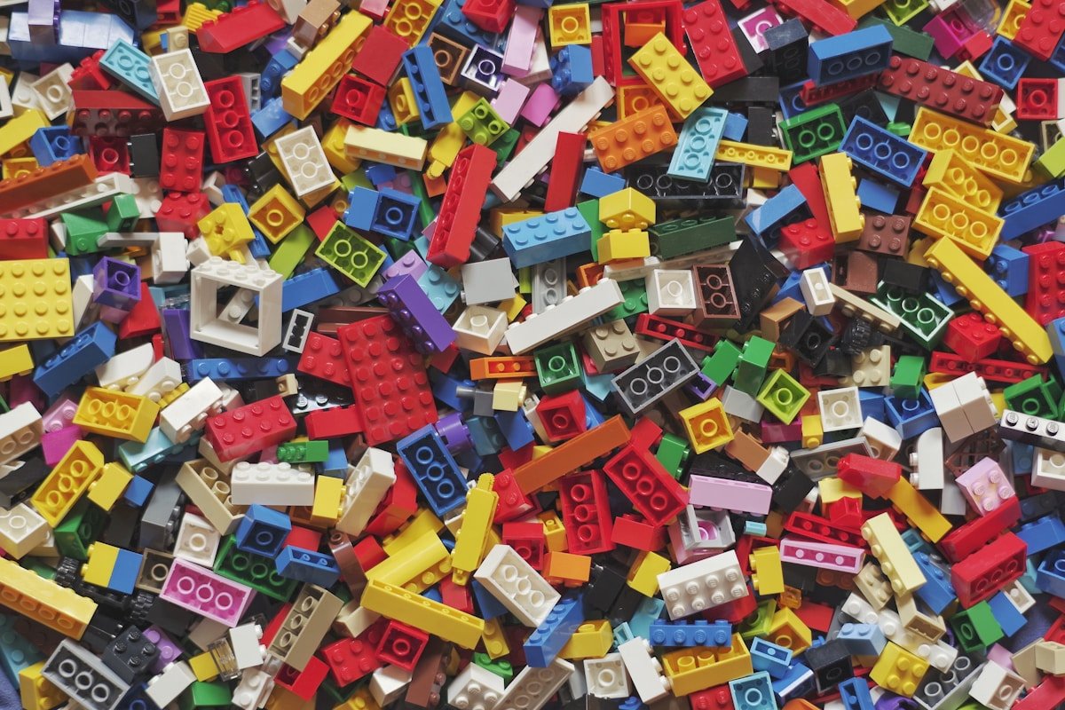 3 bricolages de printemps pour enfants 2-4 ans avec du matériel de récupération